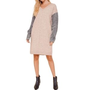 NWT  Hem & Thread  Denim Sleeve  Sweater Dress  Women's M Beige w/Charcoal